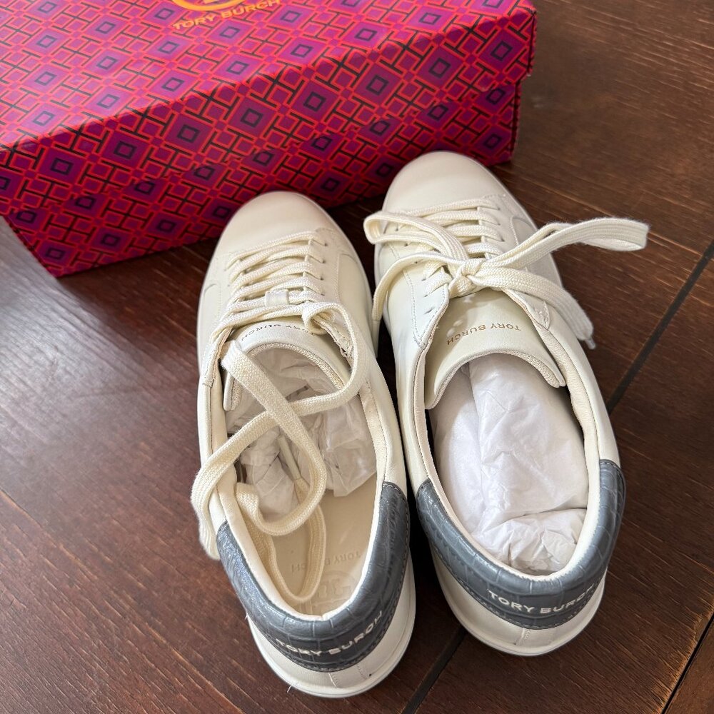 BNWT Tory Burch Leigh T-logo Leather Sneaker Size 8